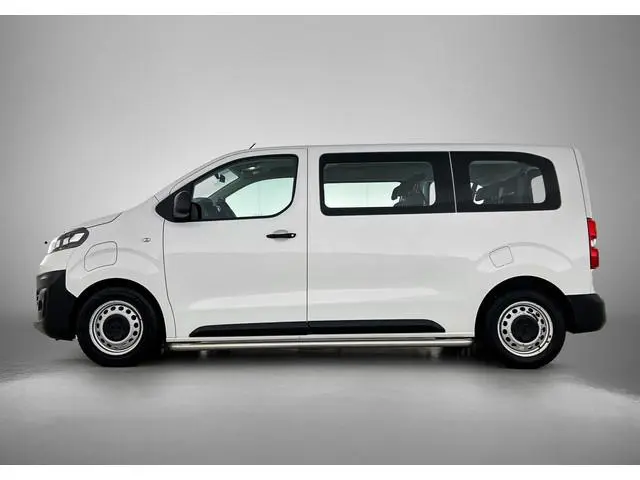 Opel Vivaro-e Combi L2H1 75 kWh Taxi voorbereid(type goedkeuring aanwezig)
