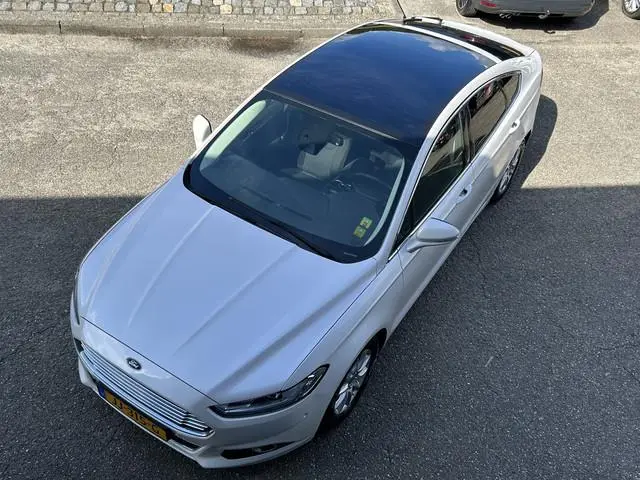 Ford Mondeo 1.5 Titanium 161 PK WIT METALLIC PANO DAK TREKHAAK NAVI CRUISE ECC