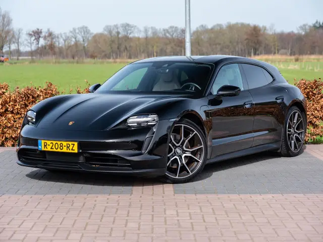 Porsche Taycan Sport Turismo 79 kWh | 21” Exclusive LM | Achterasbesturing | Bose Surround Premium S...