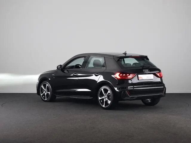 Audi A1 Sportback 35 TFSI S edition 150pk | Navigatie via App | Parkeercamera | Stoelverwarming | le...