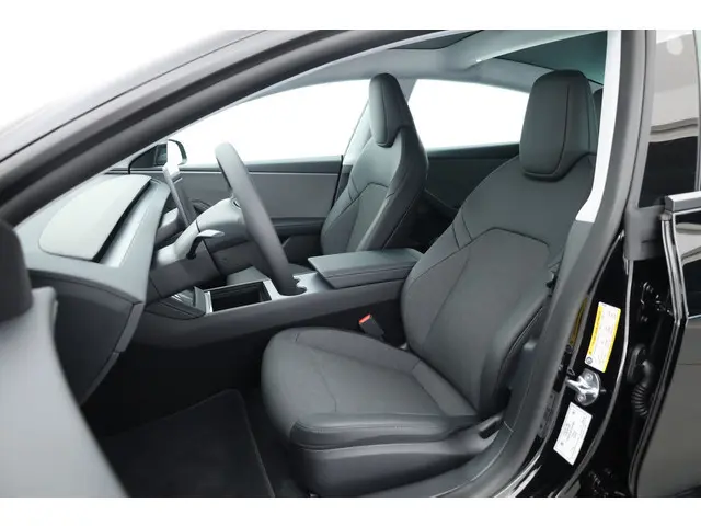 Tesla Model 3 Standard RWD 60 kWh | Rijklaar! | Pano | Camera | Stoelverw. | Navi | Elek. Stoelen |...