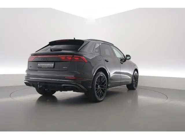 Audi Q8 60 TFSI e quattro Pro Line S Competition | Luchtvering | Pano | Matrix Led | AWD-besturing |...
