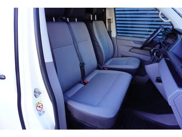 Volkswagen Transporter 2.0 TDI L2H1 32