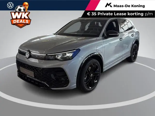 Volkswagen Tiguan R-Line Edition 1.5 eHybrid 204 PK 6 versn. DSG · Black Style Pakket · Panoramaschu...