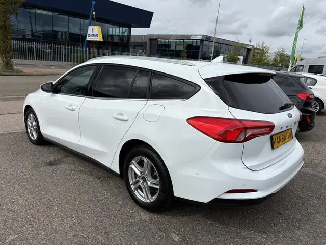 Ford Focus Wagon 1.0 EcoBoost Titanium Business