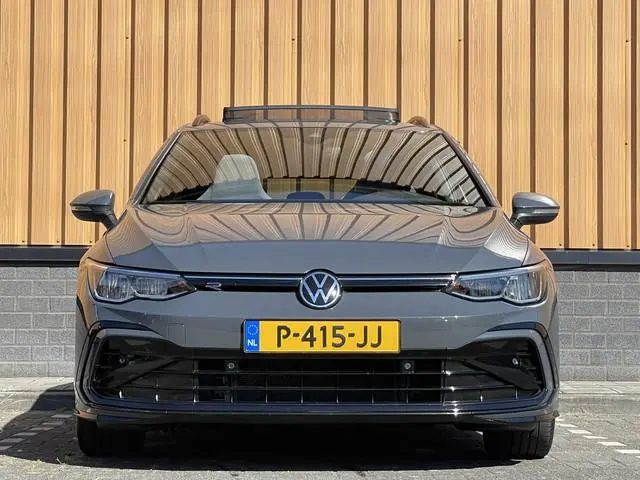 Volkswagen Golf Variant 1.5 eTSI R-Line Business+ | Apple Carplay | IQ Drive | Panorama dak | Adapti...